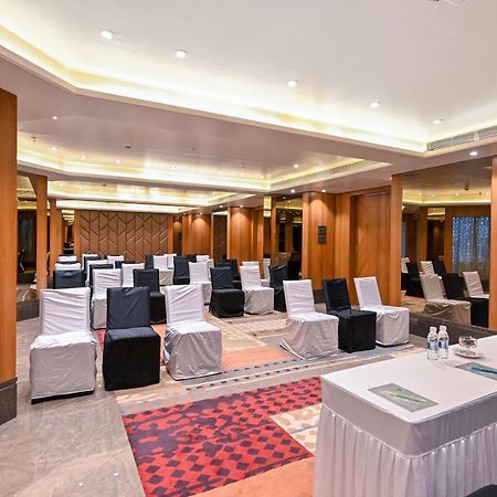 Maharaja Regency Hotel Satara Buitenkant foto
