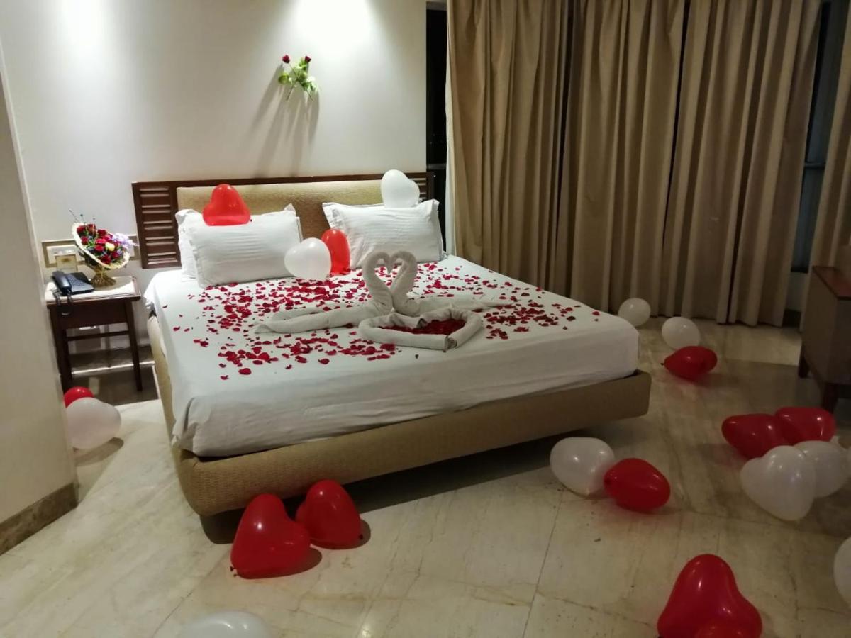 Maharaja Regency Hotel Satara Buitenkant foto