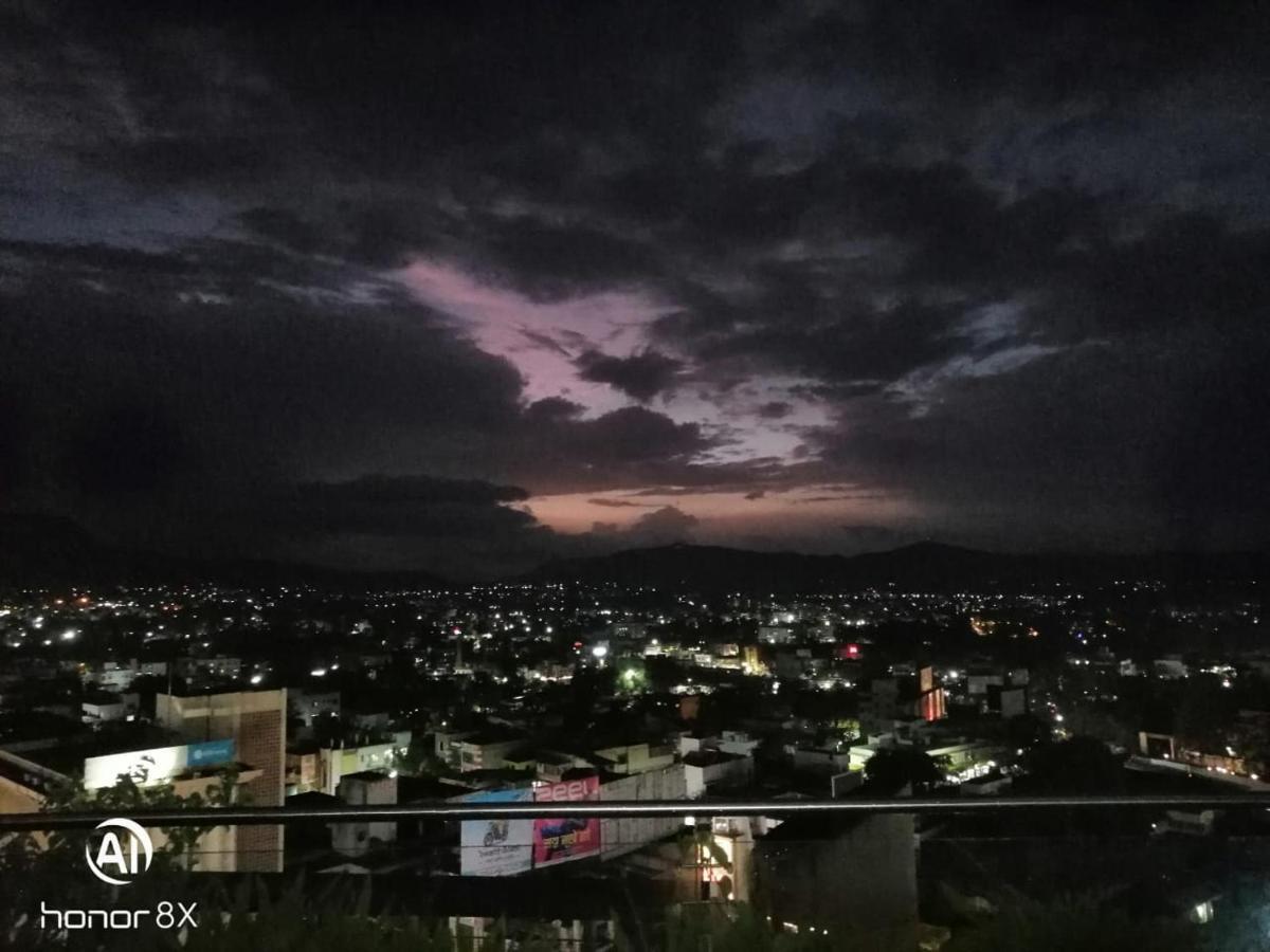 Maharaja Regency Hotel Satara Buitenkant foto